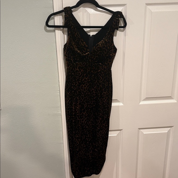 Elegant Brown Leopard Print Midi Dress - Picture 2 of 5